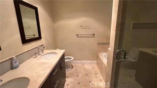 Detail Gallery Image 12 of 14 For 10535 Ashton, Los Angeles,  CA 90024 - 2 Beds | 3 Baths