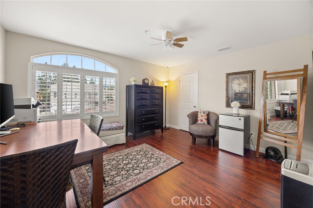 Detail Gallery Image 10 of 21 For 16209 Seminole Way, Fontana,  CA 92336 - 5 Beds | 3/1 Baths