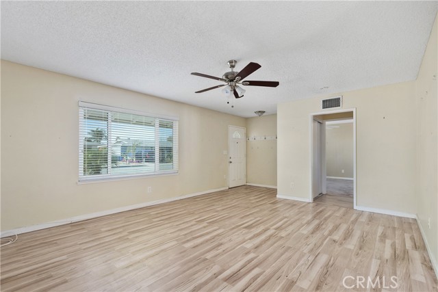 Detail Gallery Image 7 of 40 For 890 S Inez St. St, Hemet,  CA 92543 - 2 Beds | 2 Baths