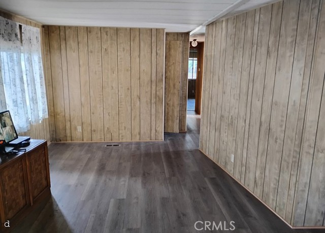 Detail Gallery Image 10 of 17 For 4841 Holly Ave #114,  Long Beach,  CA 90805 - 2 Beds | 2 Baths