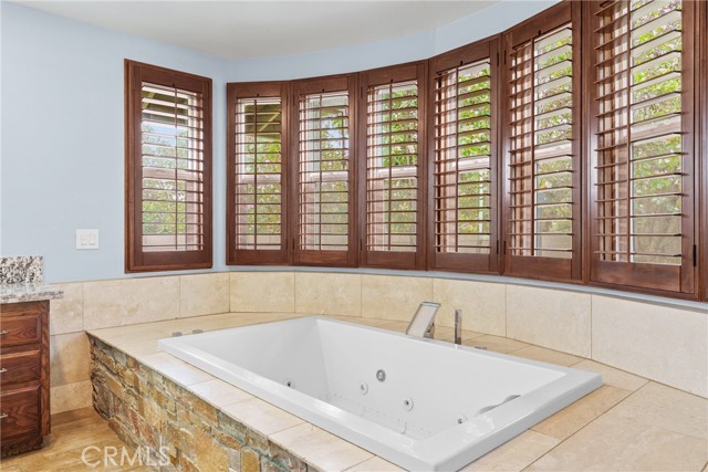 Detail Gallery Image 32 of 75 For 3185 Sonrisa, Corona,  CA 92881 - 7 Beds | 6/1 Baths