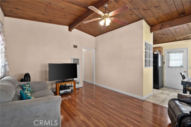 2365 Lovejoy Street, Pomona CA: https://media.crmls.org/medias/5d85ed1f-a36a-4375-867c-3863e561e459.jpg