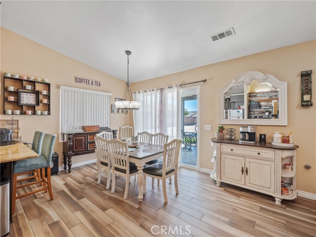 Detail Gallery Image 10 of 53 For 19027 Sahale Ln, Apple Valley,  CA 92307 - 3 Beds | 2 Baths