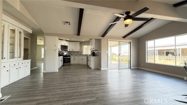 Detail Gallery Image 9 of 31 For 10079 Chisholm, Cherry Valley,  CA 92223 - 2 Beds | 2 Baths