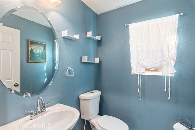 Detail Gallery Image 12 of 49 For 32582 Wildflower Dr, Lake Elsinore,  CA 92532 - 4 Beds | 2/1 Baths