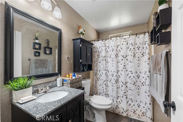 Detail Gallery Image 21 of 41 For 6127 Almond Valley Way, Lancaster,  CA 93536 - 3 Beds | 2 Baths