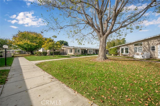 Detail Gallery Image 4 of 39 For 1271 Kenwood Rd 163l,  Seal Beach,  CA 90740 - 2 Beds | 1/1 Baths