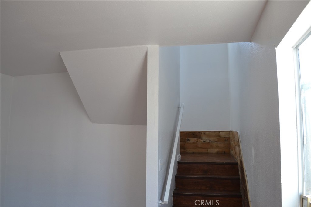 https://media.crmls.org/medias/5d877bae-ad86-4bf2-9c98-34e939b18d9f.jpg?preset=X-Large