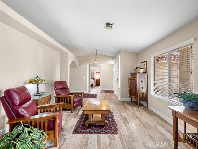 Detail Gallery Image 11 of 62 For 19544 Oneida, Apple Valley,  CA 92307 - 4 Beds | 3 Baths