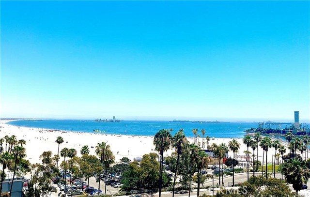 700 E Ocean Boulevard, Long Beach CA: https://media.crmls.org/medias/5d880aee-8125-4a67-b06c-94fed0012a00.jpg