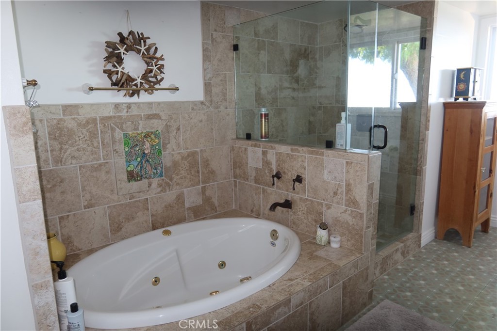 https://media.crmls.org/medias/5d883e47-7434-437d-8403-7891371672f3.jpg?preset=X-Large
