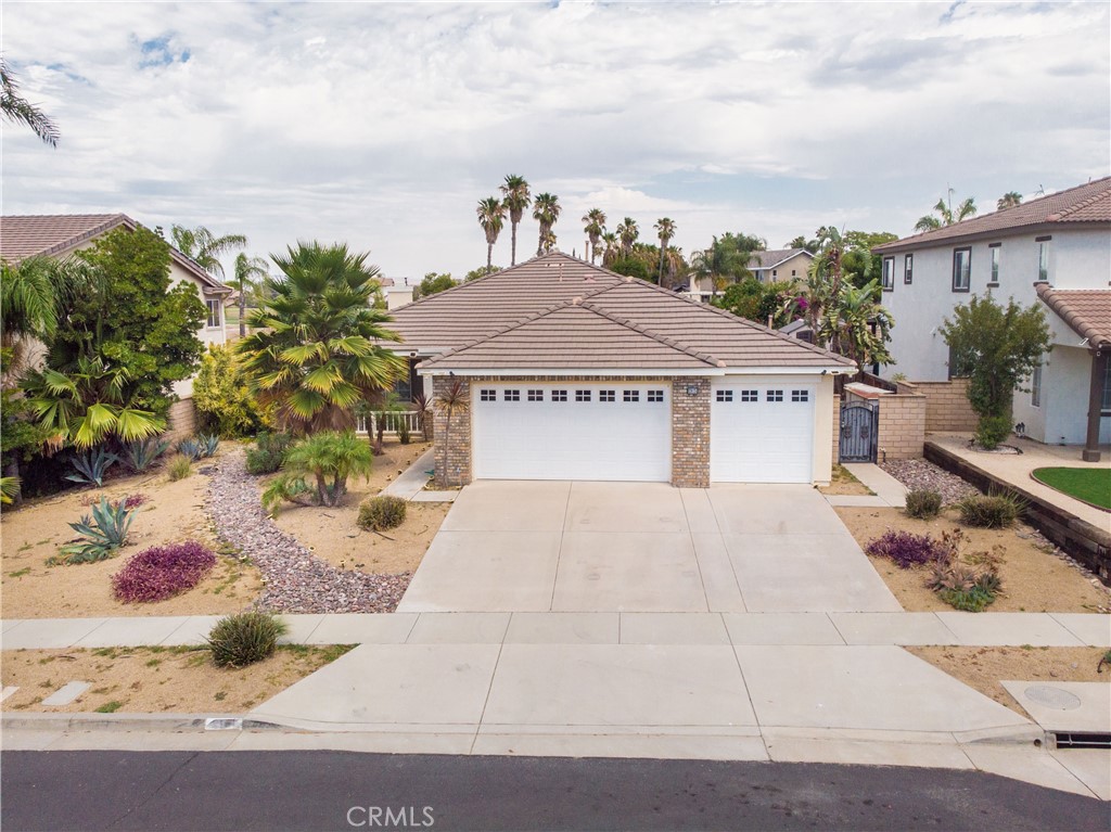 2815 Douglas Way