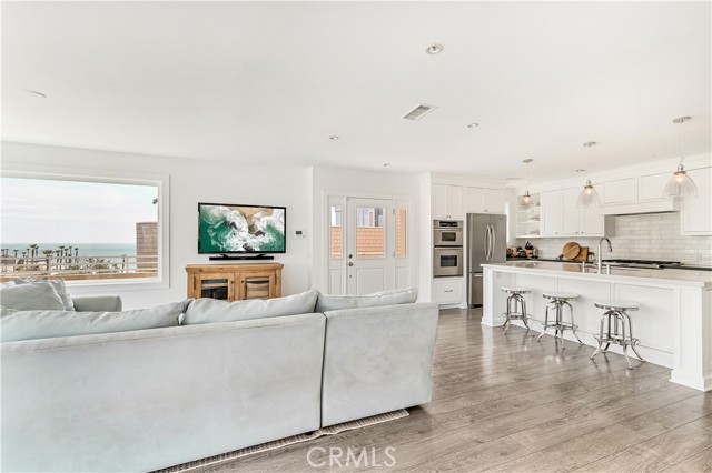 31032 Aliso Circle, Laguna Beach CA: https://media.crmls.org/medias/5d88ff5d-ee7b-46f4-9842-53697215c8e3.jpg