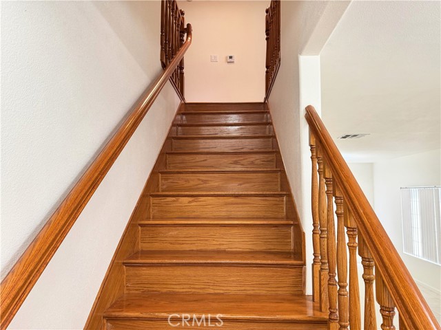 Detail Gallery Image 10 of 18 For 18319 Hart St #3,  Reseda,  CA 91335 - 4 Beds | 4 Baths