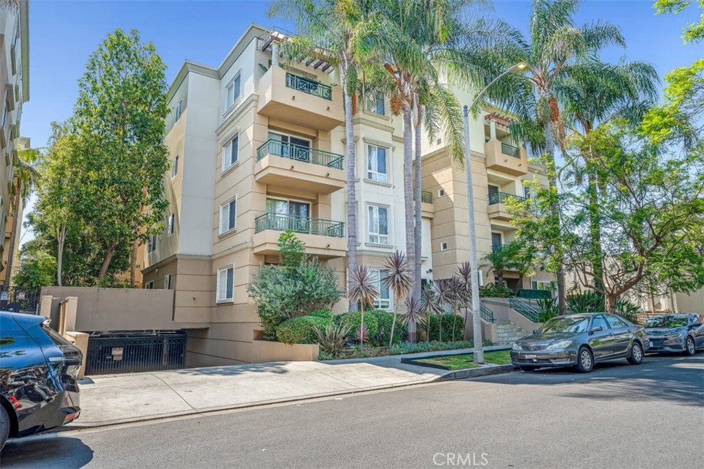 305 Arnaz Drive #103