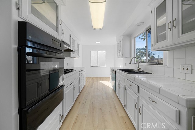 Detail Gallery Image 11 of 33 For 401 S Basque, Fullerton,  CA 92833 - 4 Beds | 2 Baths