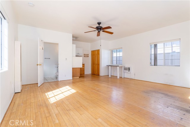 Detail Gallery Image 43 of 74 For 9826 Columbus, North Hills,  CA 91343 - 7 Beds | 5/1 Baths