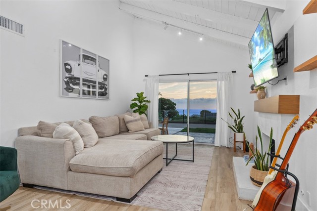 Detail Gallery Image 4 of 29 For 33565 via Corvalian #11,  Dana Point,  CA 92629 - 3 Beds | 2/1 Baths