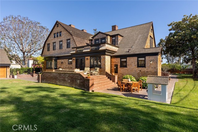 Detail Gallery Image 5 of 62 For 11 La Linda Dr, Long Beach,  CA 90807 - 8 Beds | 4/3 Baths