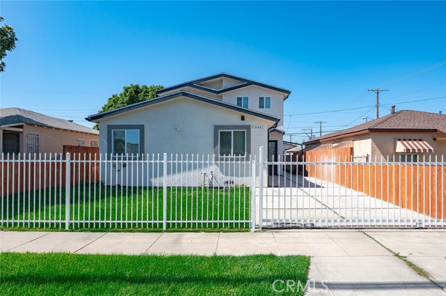 941 E 97th Street, Los Angeles CA: https://media.crmls.org/medias/5d8c2c67-8e0e-4ae5-8c41-352f83c5d64b.jpg