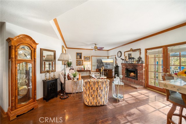 Detail Gallery Image 19 of 57 For 15562 Bronco, Canyon Country,  CA 91387 - 4 Beds | 4 Baths