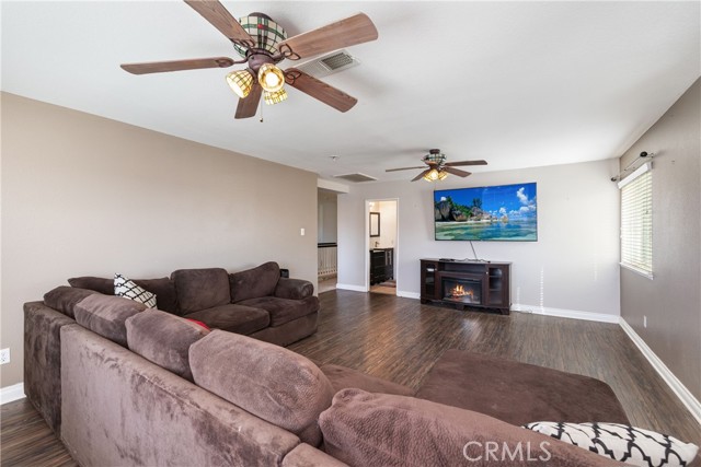 Detail Gallery Image 20 of 37 For 35594 Porcelain Ct, Winchester,  CA 92596 - 4 Beds | 3 Baths