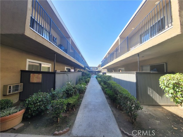 Detail Gallery Image 27 of 29 For 14609 Saticoy St #24,  Van Nuys,  CA 91405 - 2 Beds | 1/1 Baths