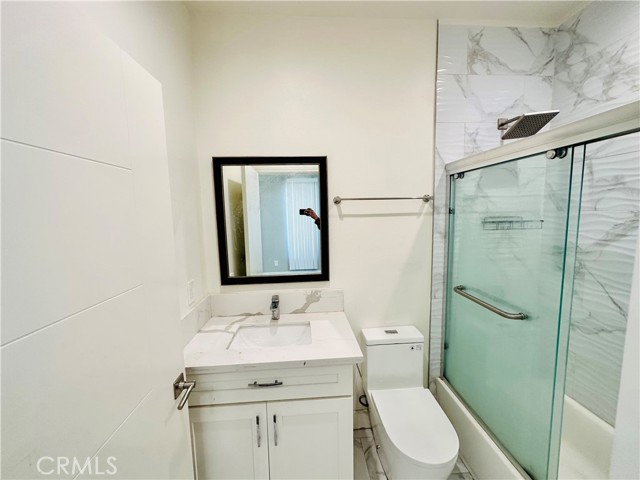 Detail Gallery Image 16 of 20 For 5741 Fulcher Ave #1/2,  North Hollywood,  CA 91601 - 4 Beds | 4 Baths