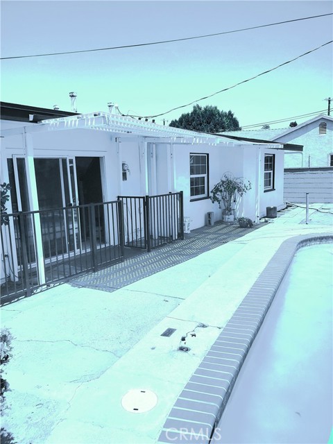 7902 Klump Avenue photo 4