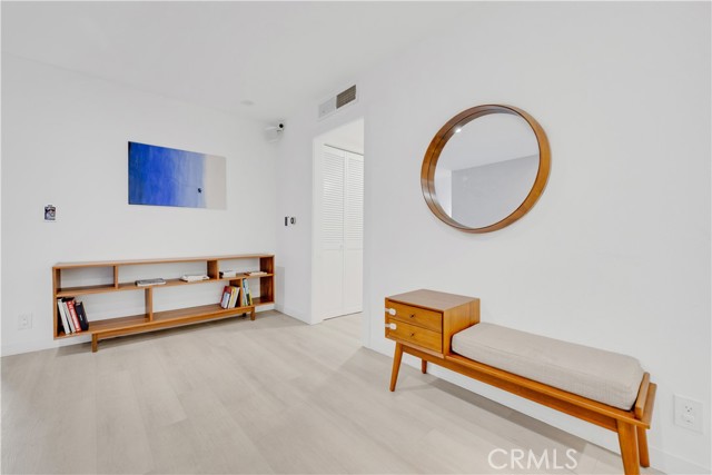 Detail Gallery Image 4 of 35 For 136 S Swall Dr #4,  Los Angeles,  CA 90048 - 2 Beds | 2 Baths