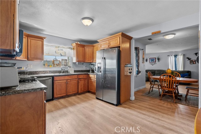 Detail Gallery Image 13 of 43 For 2001 N Salinas Ave, Los Angeles,  CA 90059 - 4 Beds | 2 Baths
