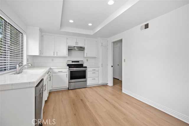 Detail Gallery Image 23 of 42 For 14802 Elm Ave, Irvine,  CA 92606 - 4 Beds | 2/1 Baths