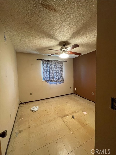 13499 Amigo Avenue, Parlier CA: https://media.crmls.org/medias/5d90d306-6cc0-4250-9aa0-7cd83bac4f75.jpg