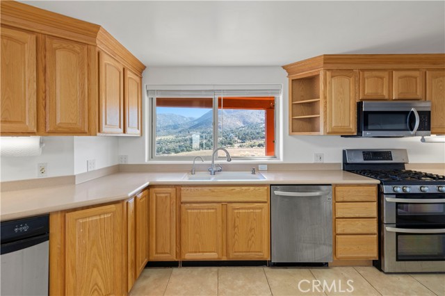 Detail Gallery Image 29 of 74 For 17100 Snowshoe Ln, Tehachapi,  CA 93561 - 4 Beds | 2/1 Baths