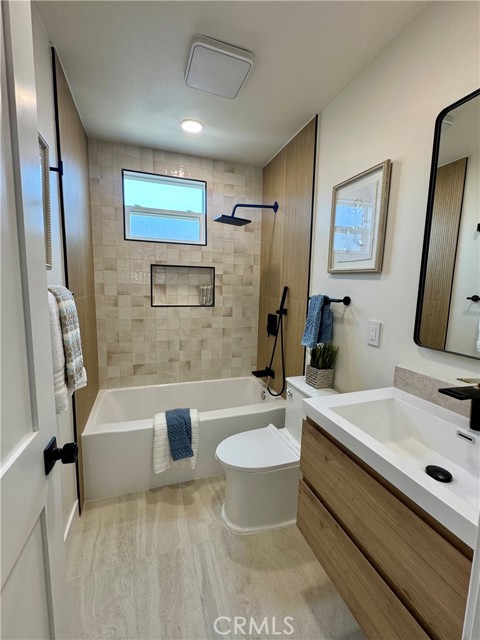Detail Gallery Image 5 of 5 For 12414 Fallingleaf St, Garden Grove,  CA 92840 - 4 Beds | 2 Baths