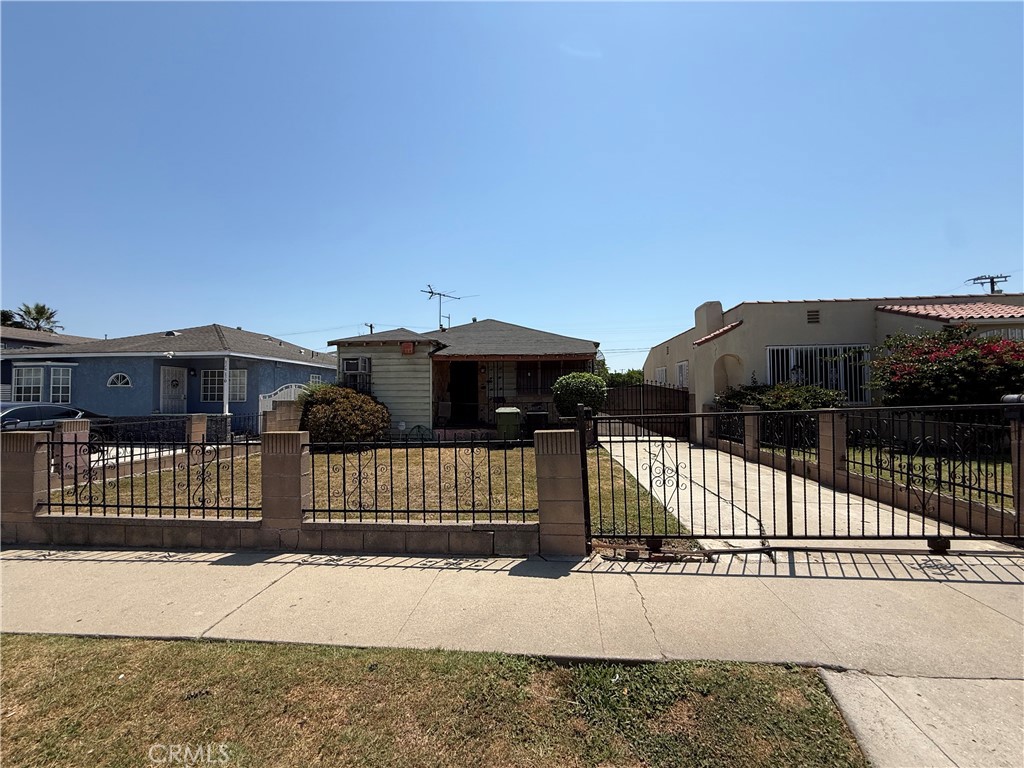 126 E 118th Place