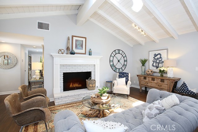 Detail Gallery Image 4 of 24 For 554 Hazel Dr, Corona Del Mar,  CA 92625 - 3 Beds | 2 Baths
