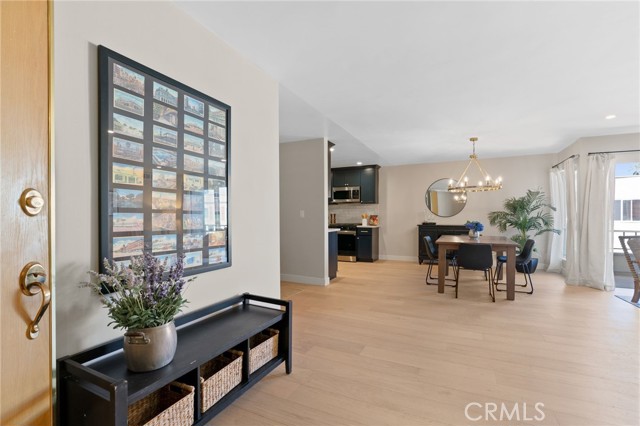 Detail Gallery Image 4 of 26 For 10707 Camarillo St #314,  North Hollywood,  CA 91602 - 2 Beds | 2 Baths