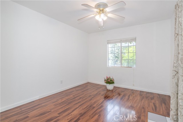 Image 22 of 40 For 28083 Langside Avenue