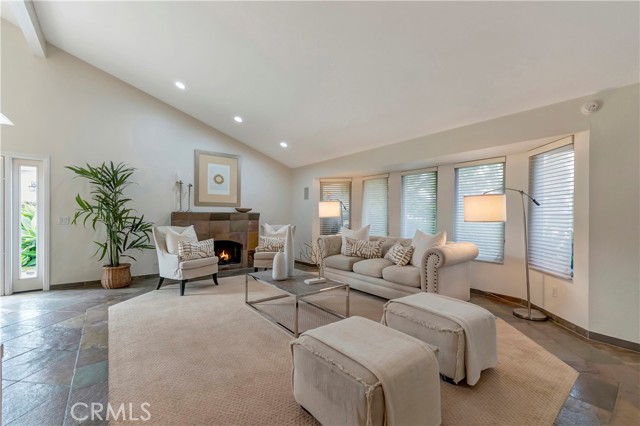 Detail Gallery Image 6 of 45 For 18862 via Palatino, Irvine,  CA 92603 - 4 Beds | 3 Baths