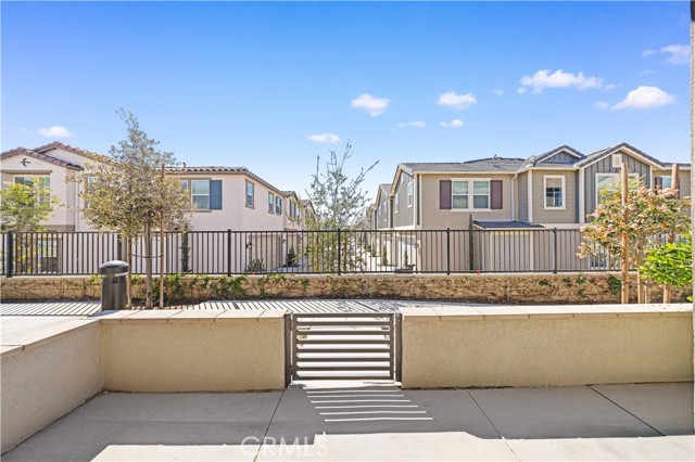 Detail Gallery Image 4 of 35 For 4056 E Peony Paseo #16,  Ontario,  CA 91761 - 3 Beds | 2/1 Baths
