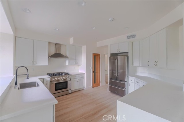 Detail Gallery Image 11 of 55 For 21016 Mendenhall Ct, Topanga,  CA 90290 - 5 Beds | 4/1 Baths