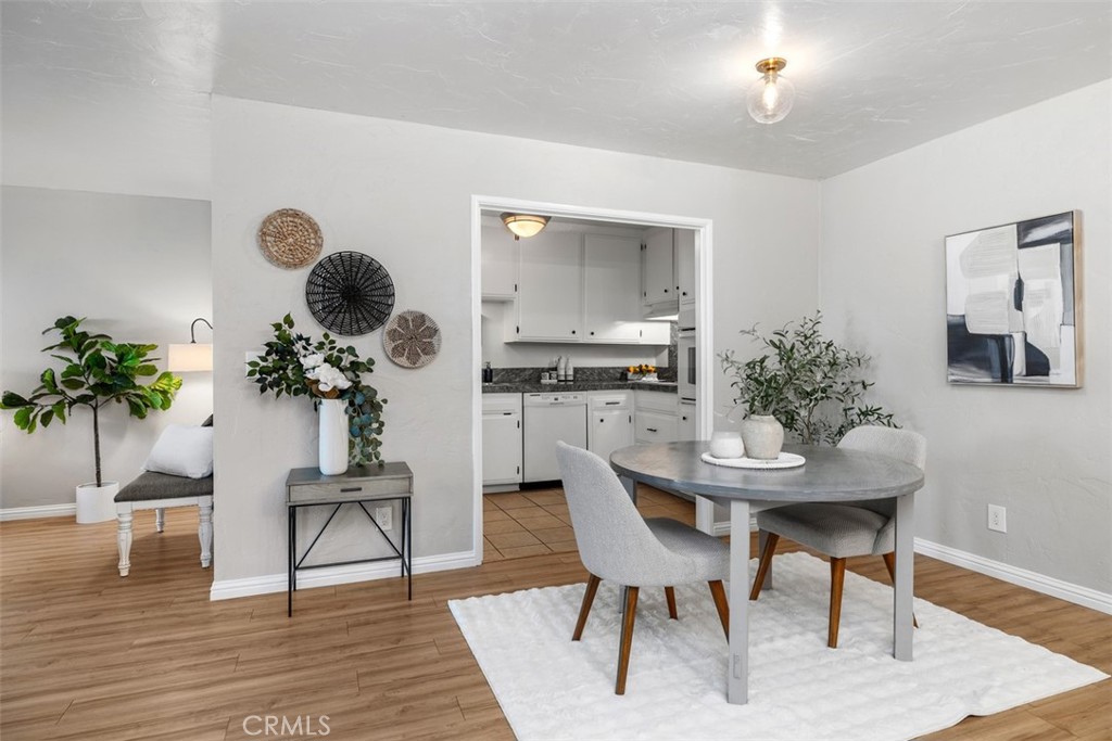 3266 1st Ave - photo 4