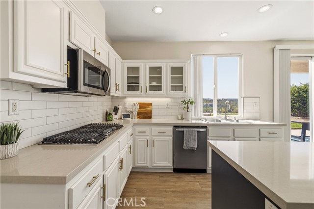 Detail Gallery Image 10 of 59 For 26451 Puffin Pl, Canyon Country,  CA 91387 - 4 Beds | 3 Baths