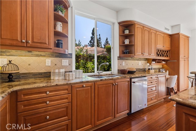 Detail Gallery Image 25 of 66 For 16 Spring Grv, Irvine,  CA 92620 - 5 Beds | 3/1 Baths