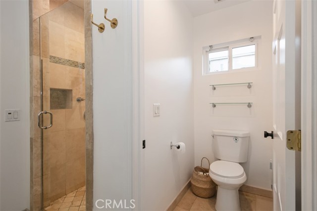 Detail Gallery Image 30 of 33 For 5229 Vantage, Valley Village,  CA 91607 - 3 Beds | 3 Baths