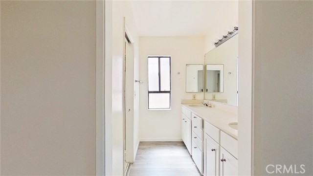 Detail Gallery Image 19 of 21 For 9906 Owensmouth Ave #7,  Chatsworth,  CA 91311 - 3 Beds | 2/1 Baths