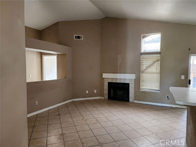 Detail Gallery Image 7 of 19 For 2128 San Martin Dr, Modesto,  CA 95358 - 3 Beds | 2 Baths