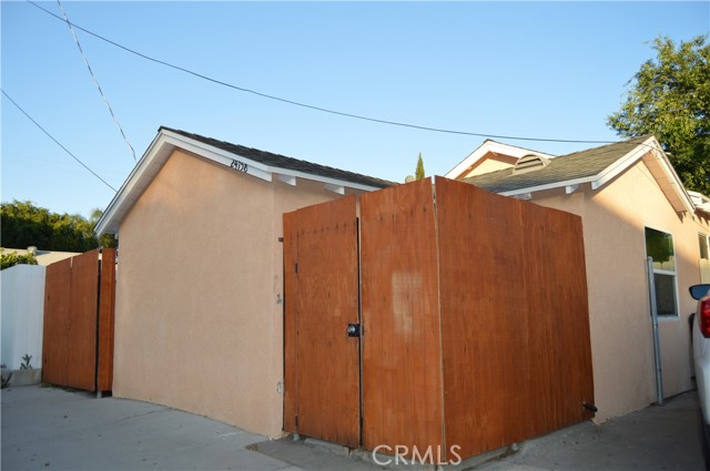 24758 Chestnut St, Newhall CA: https://media.crmls.org/medias/5d96b872-4f2a-45c6-96b7-fd3292c2a91f.jpg