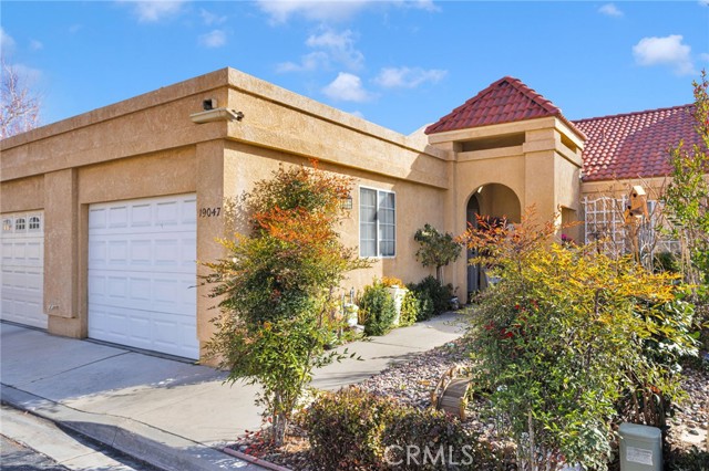 Detail Gallery Image 2 of 43 For 19047 Primrose Ln, Apple Valley,  CA 92308 - 2 Beds | 2 Baths